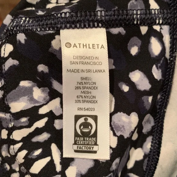 Athleta All In Crop Legging | Womens Large - Picture 12 of 12